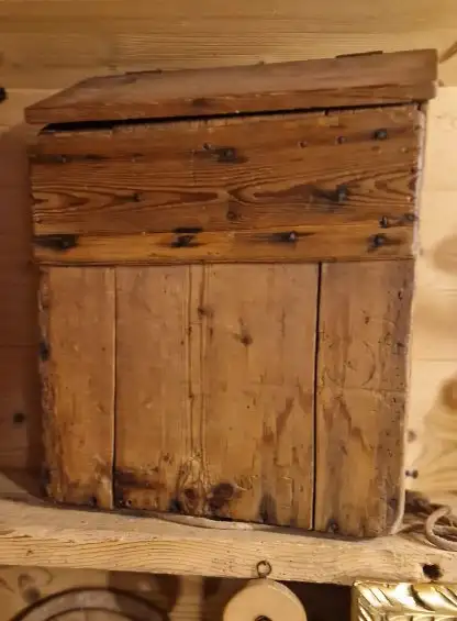 Assiette murale peinte